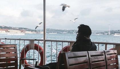 爱游戏平台-中国女篮出征世界杯 全队斗志昂扬，中国女篮世界大赛