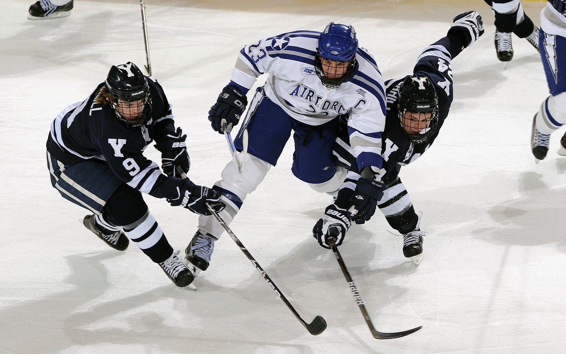 爱游戏app下载-《CS_GO冠军巅峰赛，战火升腾现场火爆》，csgo之巅峰