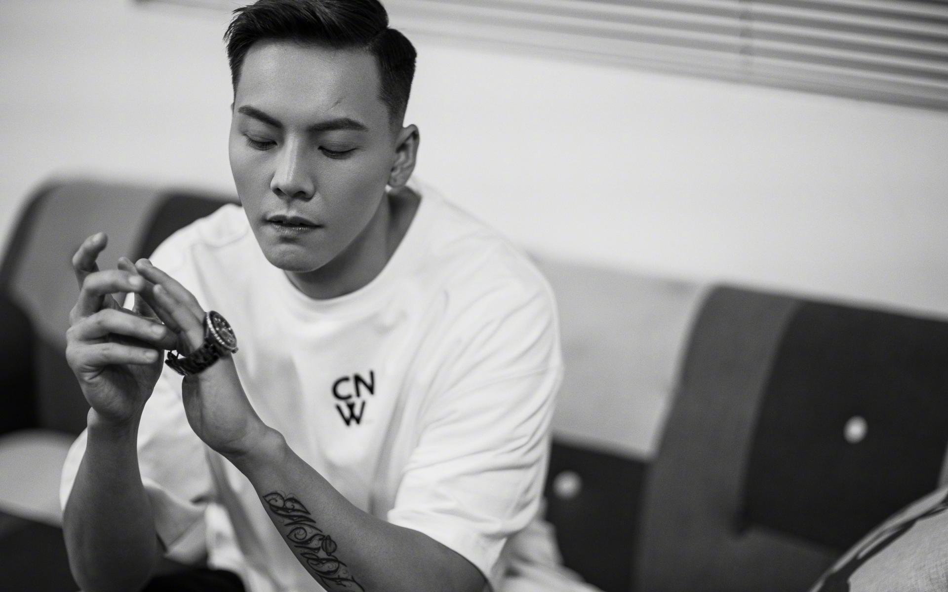 爱游戏app下载-_穿越时空的武术表演：传统文化焕发新活力_，穿越学武术的小说