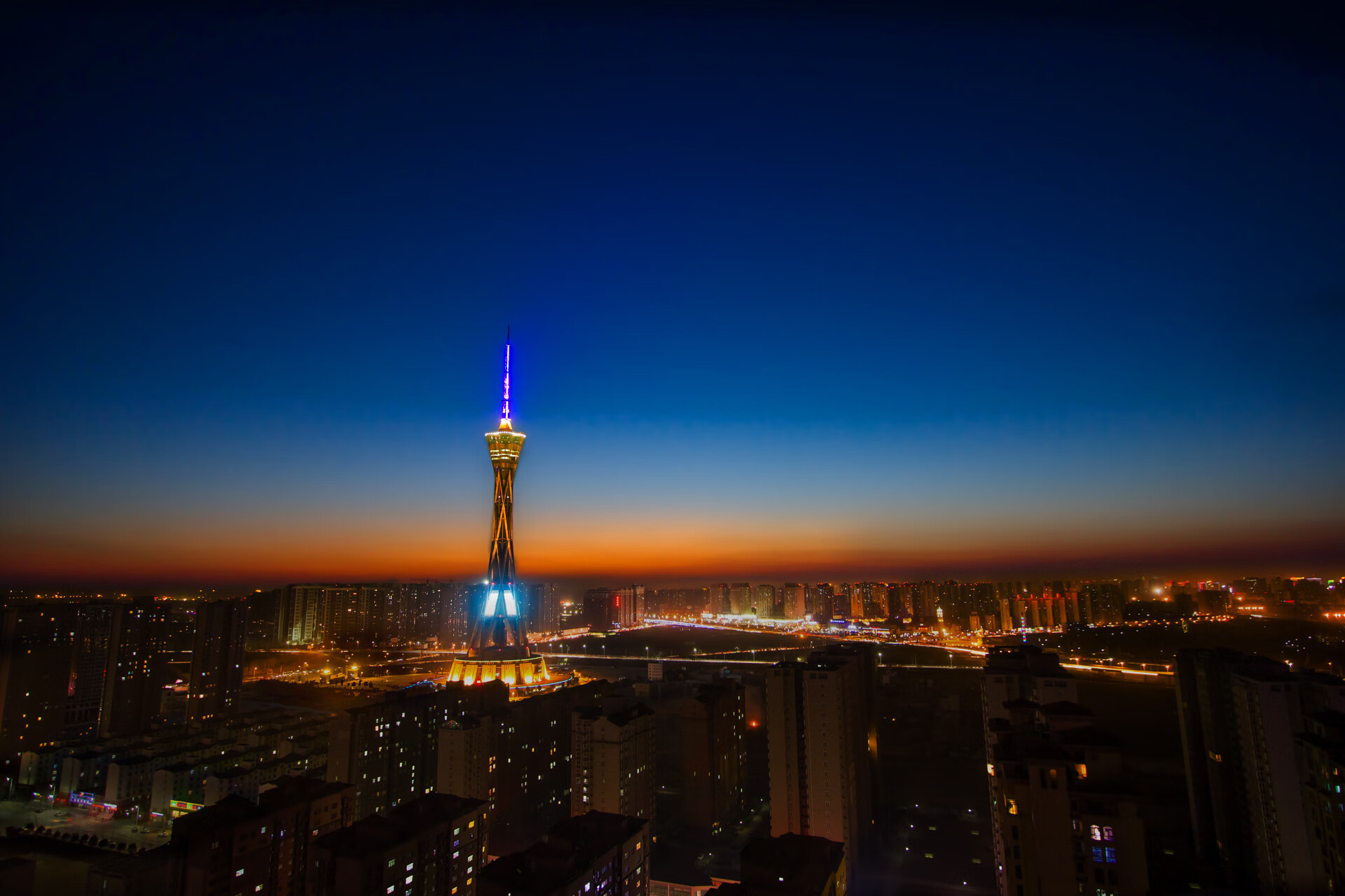 _青少年夏令营：全面提升技术与团队合作_，青少年拓展夏令营