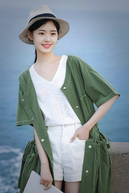 爱游戏官方网站-巨星再聚首：多位传奇在季后赛中上演“怀旧盛宴”，精选传奇巨星包名单