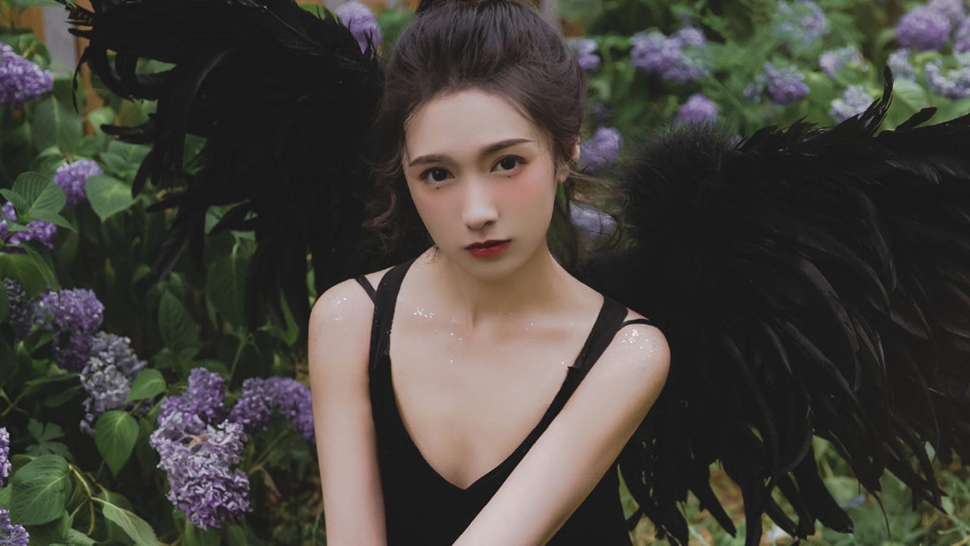 篮球旅游节在沿海城市举行,带动区域经济发展,篮球度假