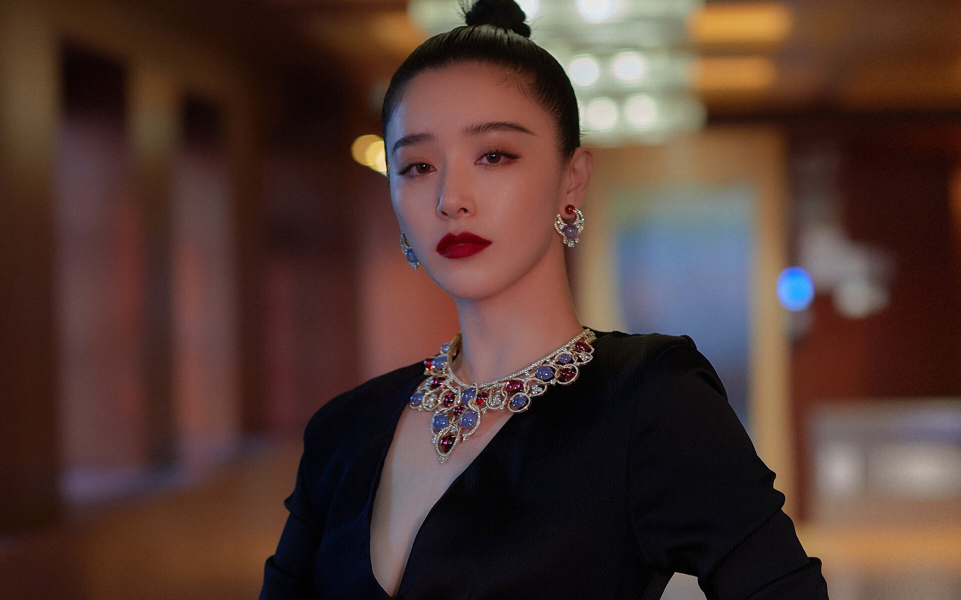 爱游戏在线登录入口-上港阵容曝光，主教练布局独特备战全力，上海上港队教练是谁