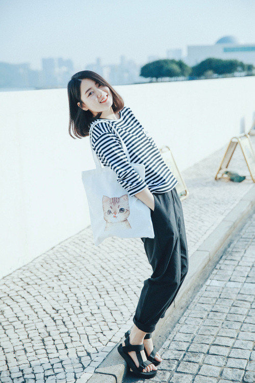 精心策划的比赛中球员们奋力拼搏,展现出色实力,球员们在赛场上展现