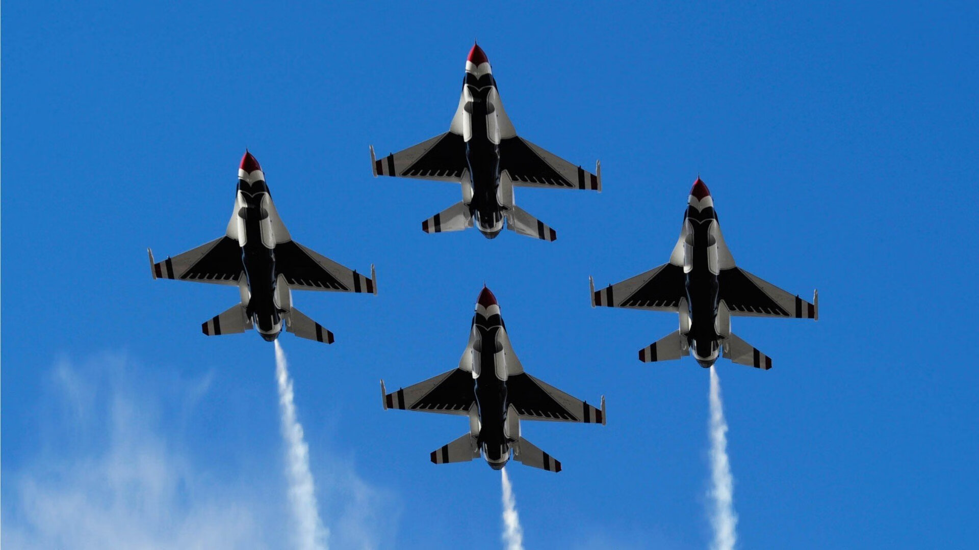 库里带头加练鼓舞全队士气，库里力气