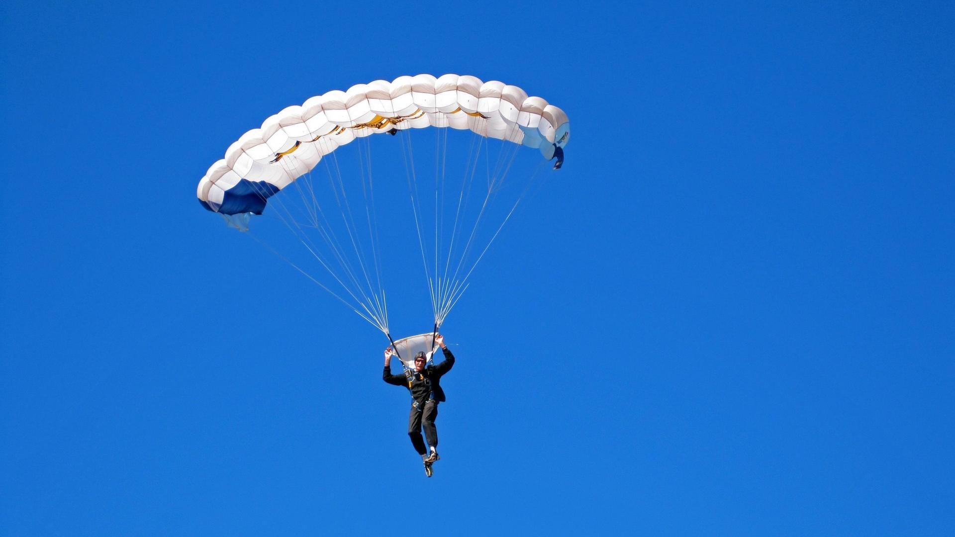 《全球电竞市场突破50亿美元,亚太地区领跑行业增长》,全球电竞产业规模